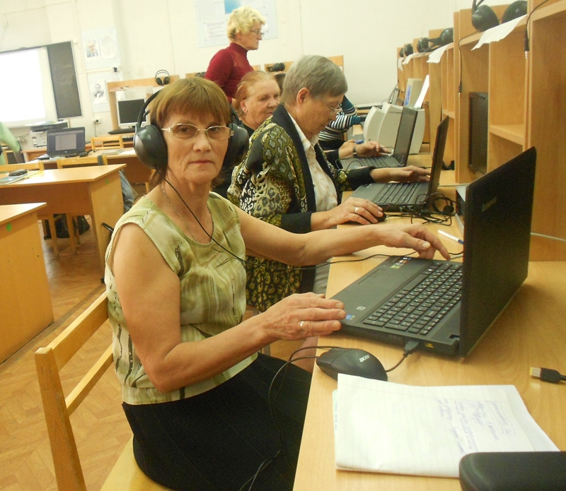 В Оренбуржье организованы компьютерные курсы для пожилых людей